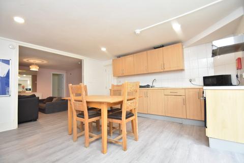 5 bedroom flat to rent, Clarendon Road, Hampshire PO5