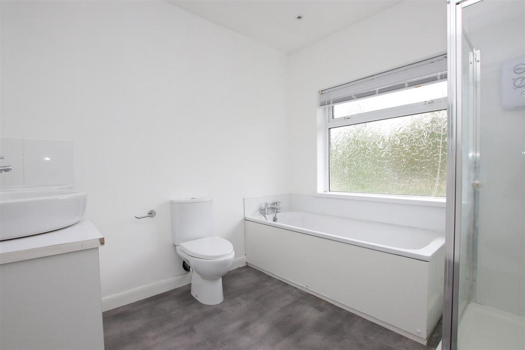 Bathroom.JPG