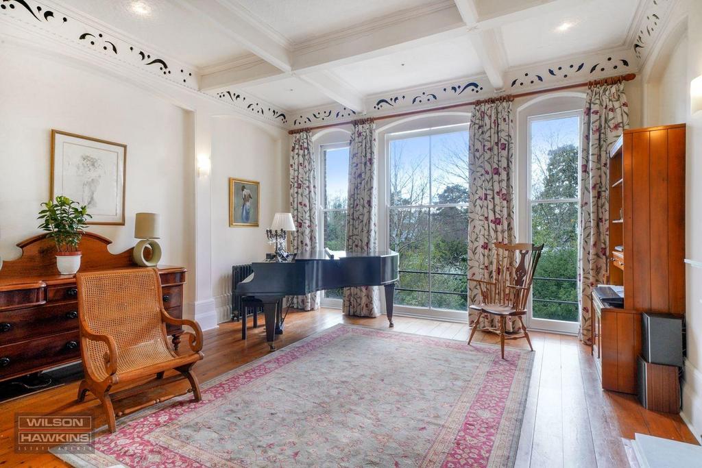 Holm Oak, Mount Park Avenue - p Cp8l Ovddpos Tb7 H9a Fl