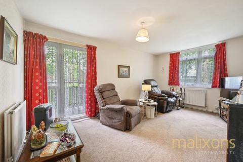 2 bedroom flat for sale, Strathdon Drive, London SW17