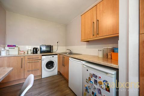 2 bedroom flat for sale, Strathdon Drive, London SW17