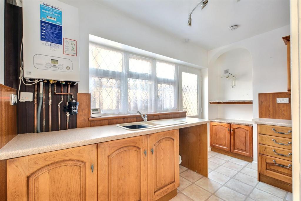 Kitchen 1.jpeg