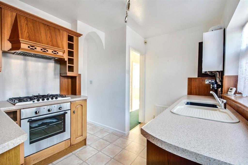 Kitchen 2.jpeg