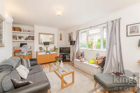 12 Bakers Road, Cheshunt, Waltham Cross, EN7 5DY