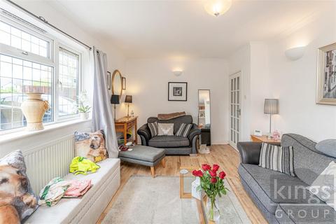 12 Bakers Road, Cheshunt, Waltham Cross, EN7 5DY