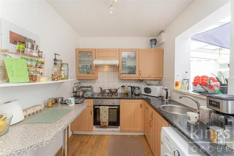 12 Bakers Road, Cheshunt, Waltham Cross, EN7 5DY