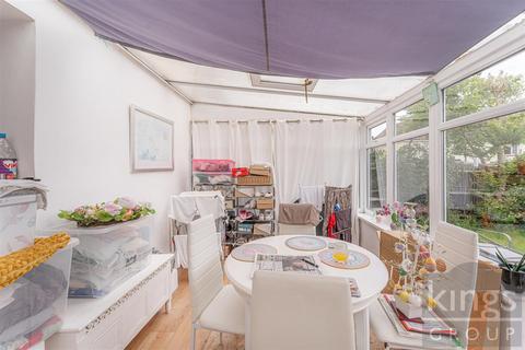 12 Bakers Road, Cheshunt, Waltham Cross, EN7 5DY