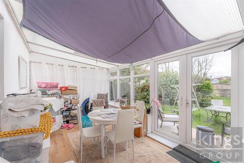 12 Bakers Road, Cheshunt, Waltham Cross, EN7 5DY