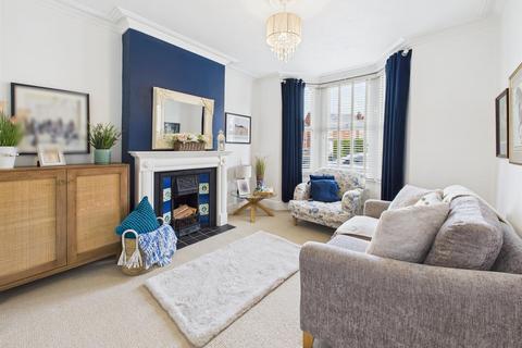 41 Tweenbrook Avenue, Gloucester, GL1 5JY