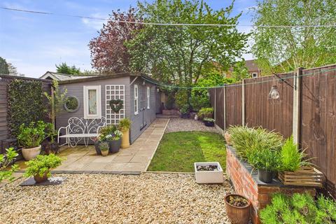 41 Tweenbrook Avenue, Gloucester, GL1 5JY