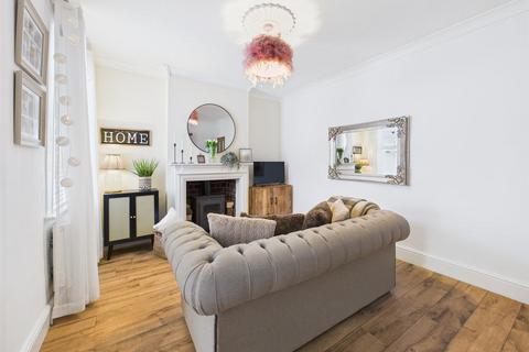 41 Tweenbrook Avenue, Gloucester, GL1 5JY
