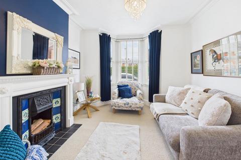 41 Tweenbrook Avenue, Gloucester, GL1 5JY
