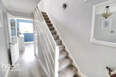3 bedroom detached house for sale, Lichfield Drive, Northampton