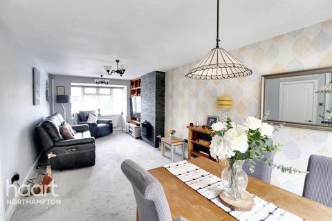 3 bedroom detached house for sale, Lichfield Drive, Northampton