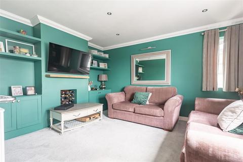 21 Beaconfield Road, Epping, CM16 5AR