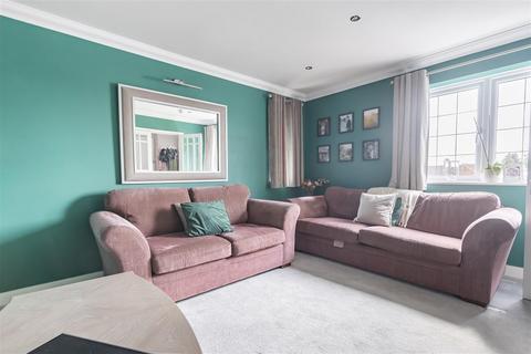 21 Beaconfield Road, Epping, CM16 5AR