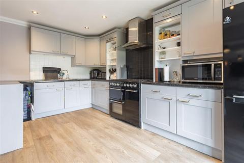 21 Beaconfield Road, Epping, CM16 5AR