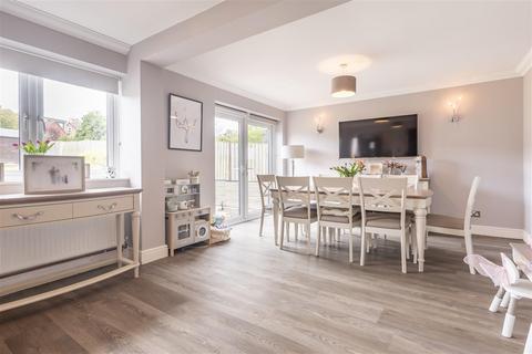 21 Beaconfield Road, Epping, CM16 5AR