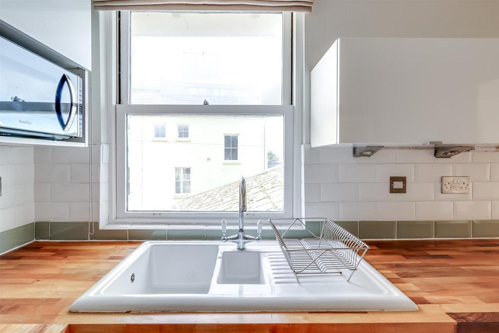 Kitchen (5).jpg