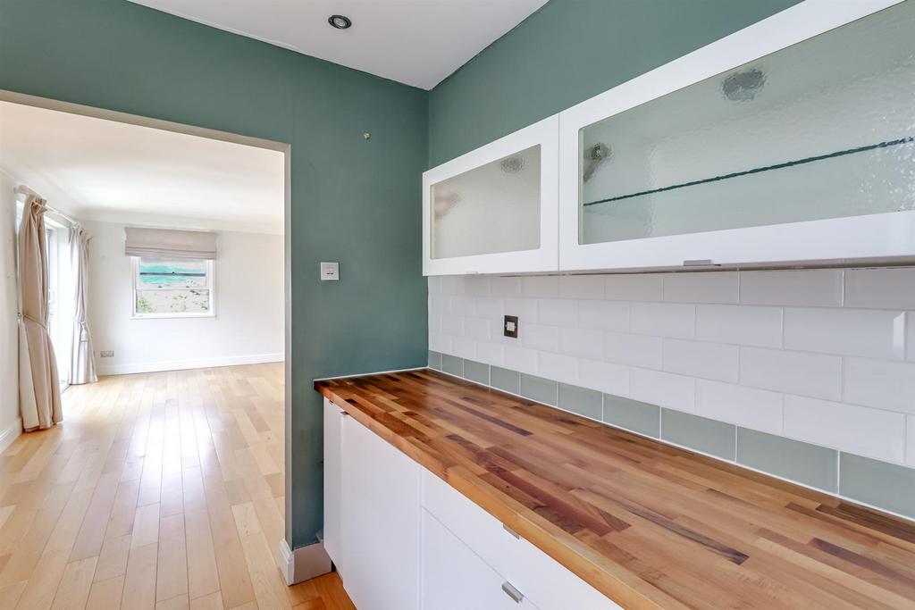 Kitchen (7).jpg