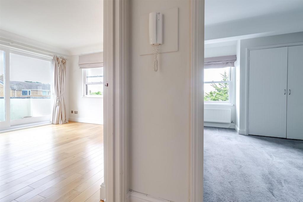 Hallway (3).jpg