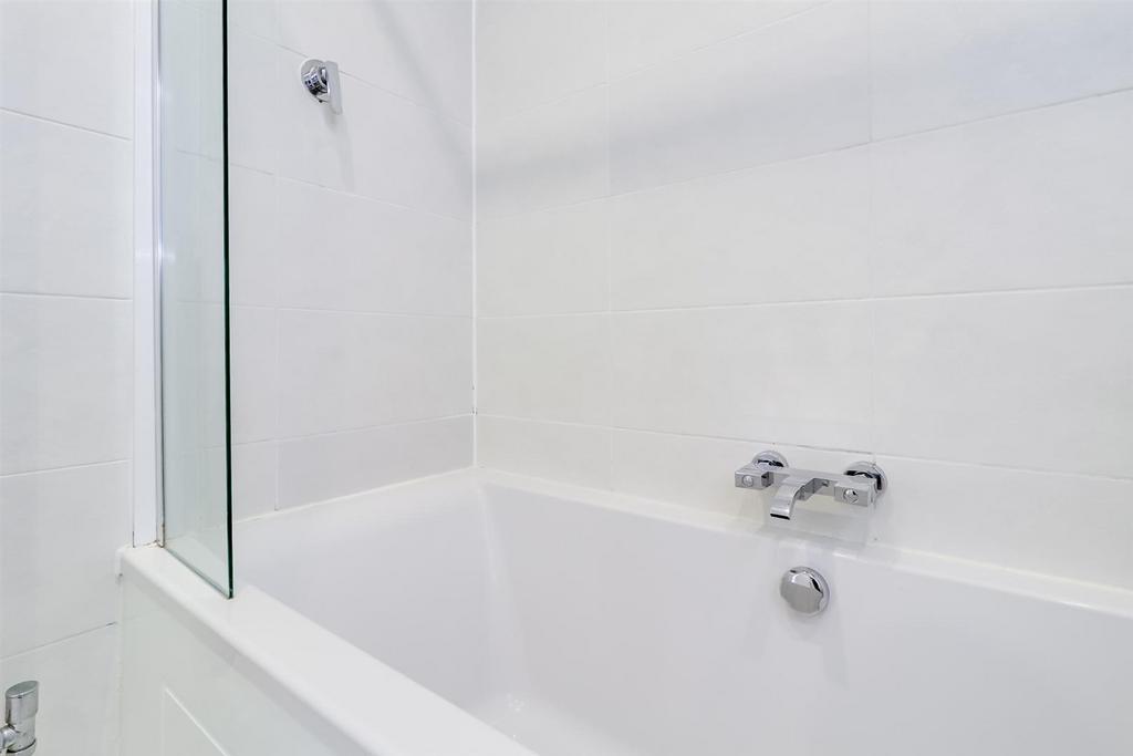 Bathroom (4).jpg