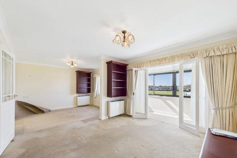 2 bedroom flat for sale, Taylors Field, Kings Mill Road, YO25 6FQ