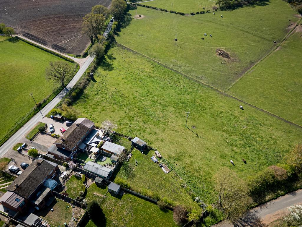 21-8 Roundhill Farm Cottages.jpg