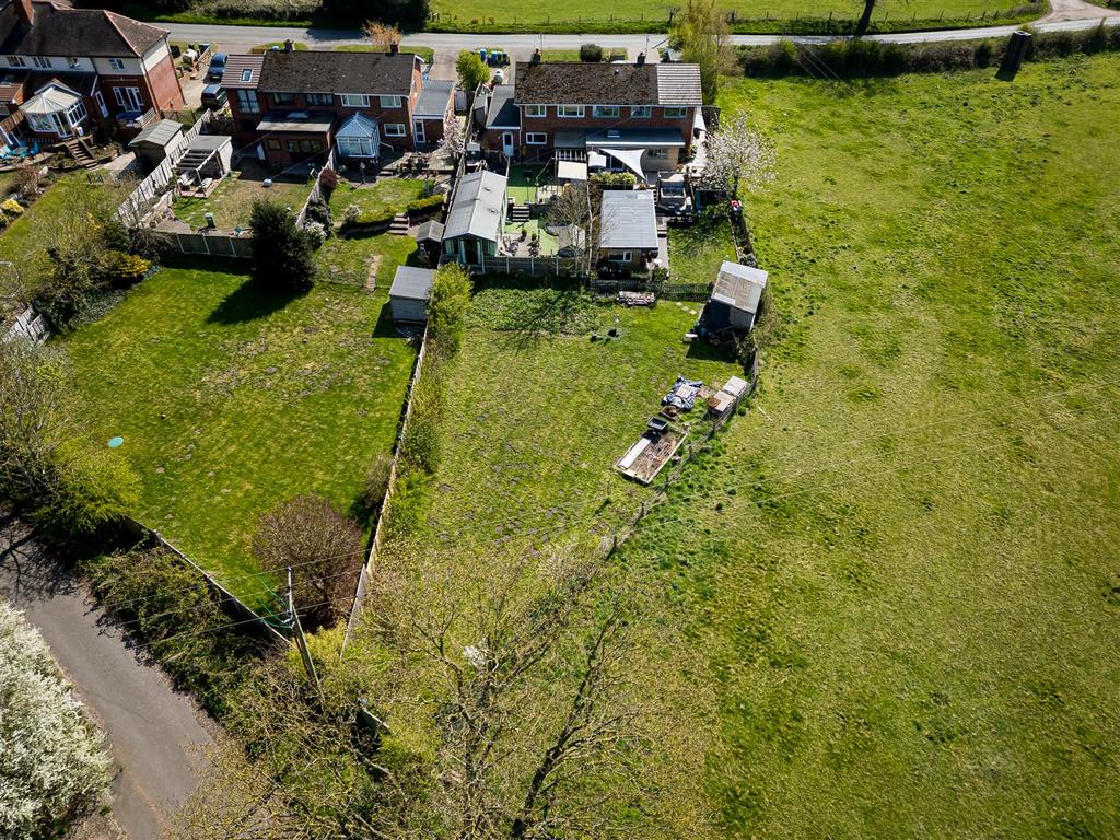 23-8 Roundhill Farm Cottages.jpg