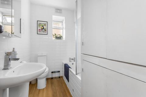 2 bedroom flat for sale, Withdean Court, Brighton, BN1