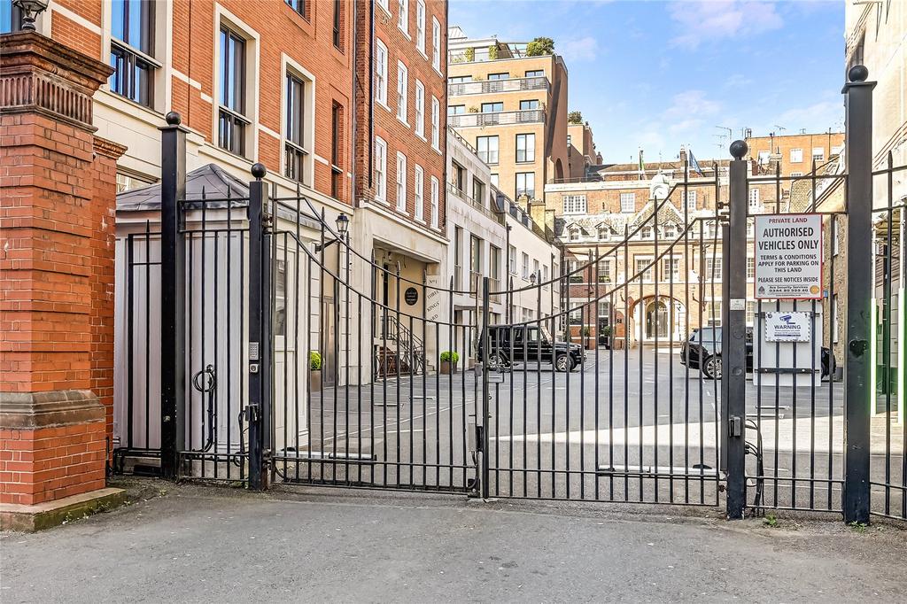 King's Yard Entrance