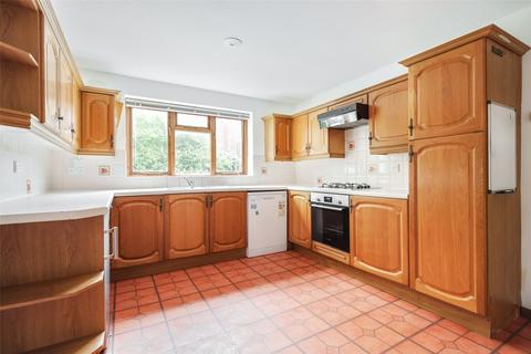 5 bedroom detached house to rent, Minden Close, Berkshire RG41