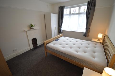 2 bedroom flat to rent, Benton Road, Newcastle upon Tyne NE7