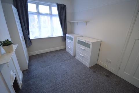 2 bedroom flat to rent, Benton Road, Newcastle upon Tyne NE7
