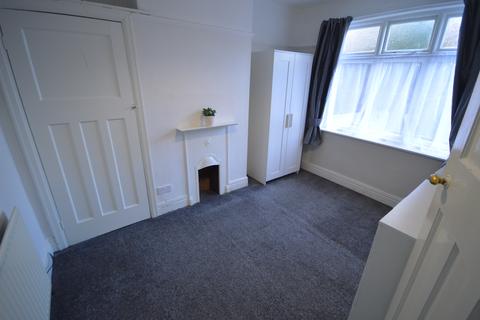 2 bedroom flat to rent, Benton Road, Newcastle upon Tyne NE7