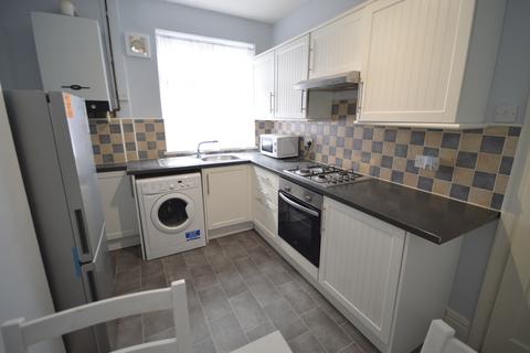 2 bedroom flat to rent, Benton Road, Newcastle upon Tyne NE7