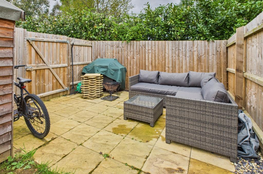 Cam02519 g0 pr0262 still014