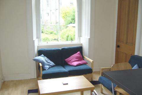 3 bedroom flat to rent, Comiston Road EH10