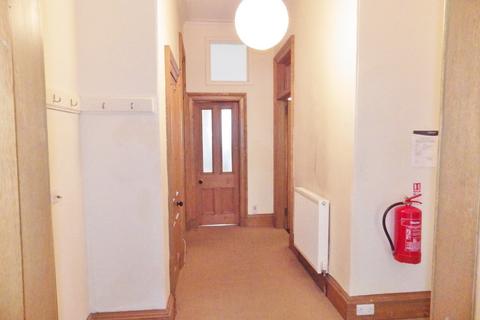 3 bedroom flat to rent, Comiston Road EH10