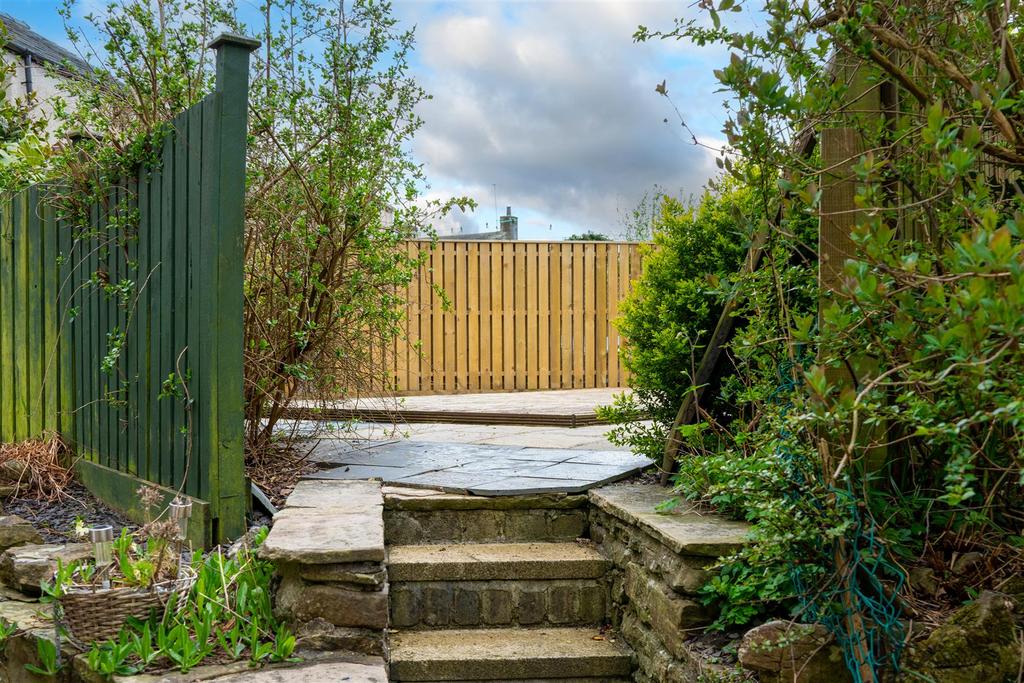 3 Baynes Cottage, Low Bentham, LA2 7 EG-6.JPG