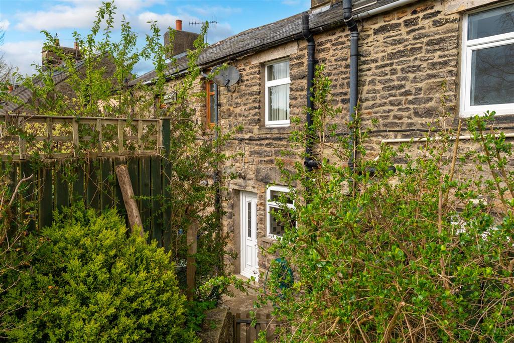 3 Baynes Cottage, Low Bentham, LA2 7 EG-9.JPG