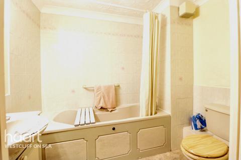 1 bedroom flat for sale, Balmoral Road, Westcliff-On-Sea