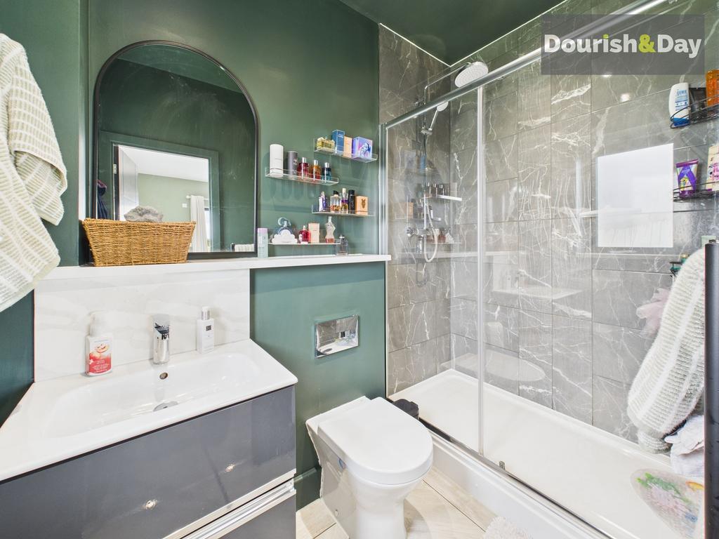 Master Ensuite