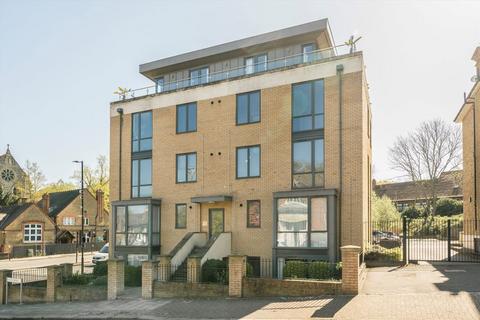 2 bedroom flat for sale, Alton Road, London SW15