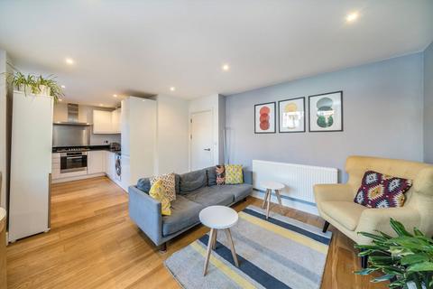2 bedroom flat for sale, Alton Road, London SW15