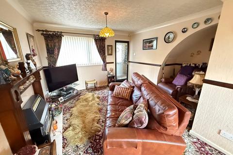 8 Milner Close, Greetland, Halifax, HX4 8JZ