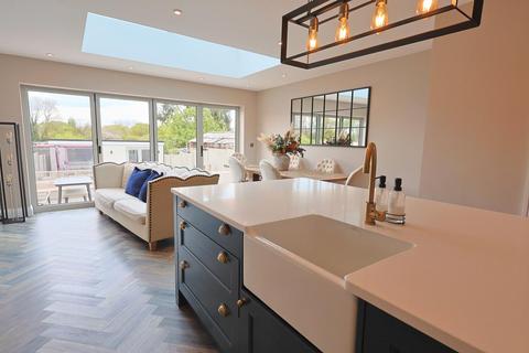 4 bedroom semi-detached house for sale, Prince Of Wales Road, Chapelfields, Coventry - EXTENSIVELY RENOVATED THROUGHOUT