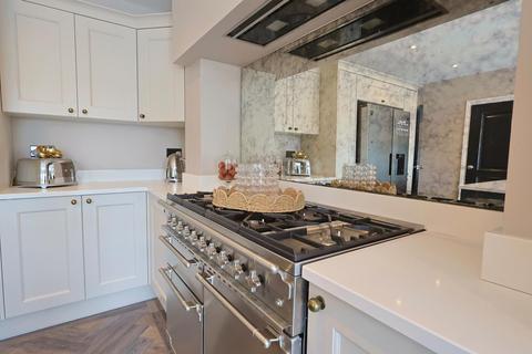4 bedroom semi-detached house for sale, Prince Of Wales Road, Chapelfields, Coventry - EXTENSIVELY RENOVATED THROUGHOUT