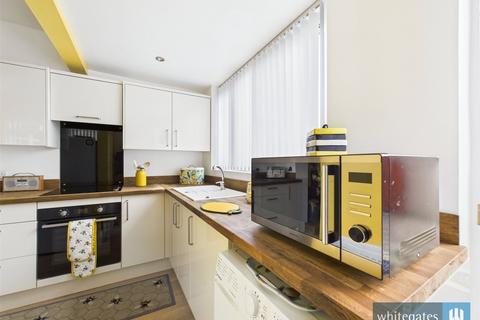 2 bedroom semi-detached house for sale, Sandygate Terrace, Bradford, West Yorkshire, BD4