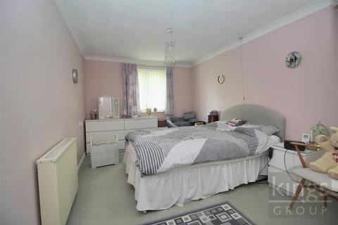 2 bedroom retirement property for sale, Silver Birch Court, Friends Avenue, Cheshunt, Waltham Cross